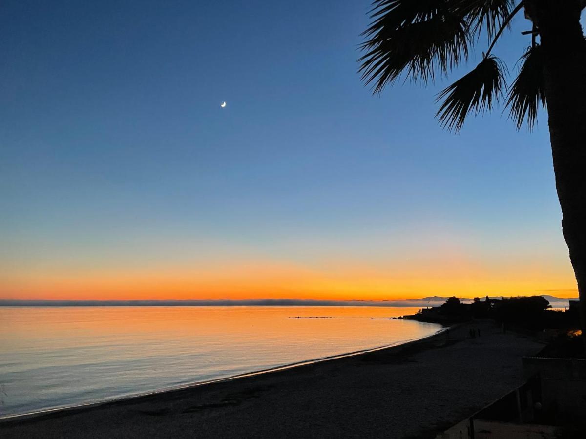 Villa By The Beach Sant'Andrea  Bagian luar foto